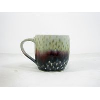 Tasse in Lila Und Hellblau Mit Polka Dots von BlackForestPottery