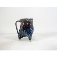 stativtasse in Lila Und Blau Mit Polka Dots von BlackForestPottery