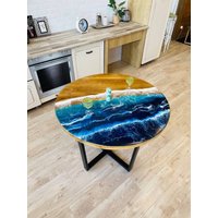 Live Edge Runder Epoxy Tisch, Mitteltisch, Bauernhaustisch, Flussharz Couchtisch, Runder Durchsichtiger Esstisch von BlackLoftEpoxy