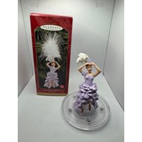 1999 Hallmark Andenken "Lucy Gets in Photos" Weihnachtsschmuck in Box von Blastfrompasttoys