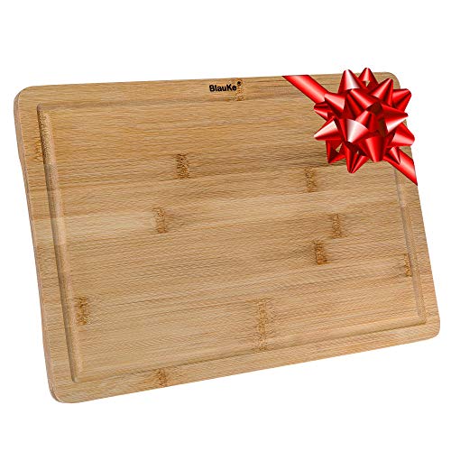 BlauKe® Schneidebrett aus Holz mit Saftrille (38x25cm) – Bambus Küchenbrett, Servierplatte für Fleisch, Käse, Gemüse, Wurst – Holzbrett für Küche Groß, Brotbrett, Frühstücksbrettchen aus Holz von BlauKe