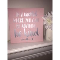 Inspirational Zeichen, Be Kind, Wohnkultur, Wanddekoration, Wand Zitate, Leinwand Wandkunst, Wandbehang, Wohnheim Dekor, Mädchenzimmer/Kinderzimmer Inspirational Zeichen, Be Kind, Wohnkultur, Wanddekoration, Wand Zitate, Leinwand Wandkunst, Wandbehang, Wohnheim Dekor, Mädchenzimmer/Kinderzimmer von BlebasBoutique