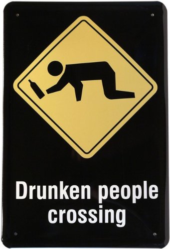 WOGEKA ART Retro Blechschild - Drunken People Crossing - witziger Spruch als Geschenk-Idee zum Geburtstag Weihnachten zur Dekoration 20x30 cm Vintage-Design aus Metall 377 von WOGEKA ART