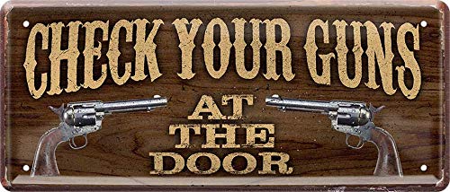 WOGEKA ART Retro Blechschild - Check your Guns at the door - witziger Spruch als Geschenk-Idee zum Geburtstag Weihnachten zur Dekoration 28x12 cm Vintage-Design aus Metall 1189 von WOGEKA ART