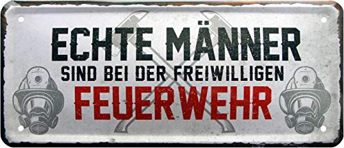 WOGEKA ART Retro Blechschild - Echte Männer sind bei der freiwilligen Feuerwehr - witziger Spruch Geschenk-Idee Geburtstag Weihnachten Dekoration 28x12 cm Vintage-Design Metall 1468 von WOGEKA ART