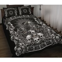 Totenkopf Krone Dämon Katze Krähe Throne Quilt 3-Teiliges Set Schwarz Weiß-Gothic Bettwäsche-Goth Cat Quilt von BlendedExtreme