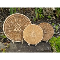 Rad Des Jahres Flachrelief Aus Birkensperrholz Pagan Altar Wanddeko Sabbat Kalender Wicca Ritual Wheel Of The Year Holzschild von BlesersHolzwelten
