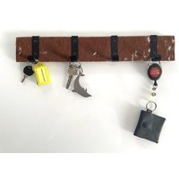 Schlüsselbrett Aus Holz Mit Kuhfell von BlessForYou