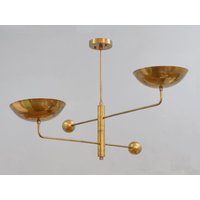 Mid Century Zwei Geschwungene Leichte Sputnik Kronleuchter | Moderne Messing Vintage Leuchte Eingangsbereich, Schlafzimmer, Flur, Büro, Während Der von BlinxLightLtd