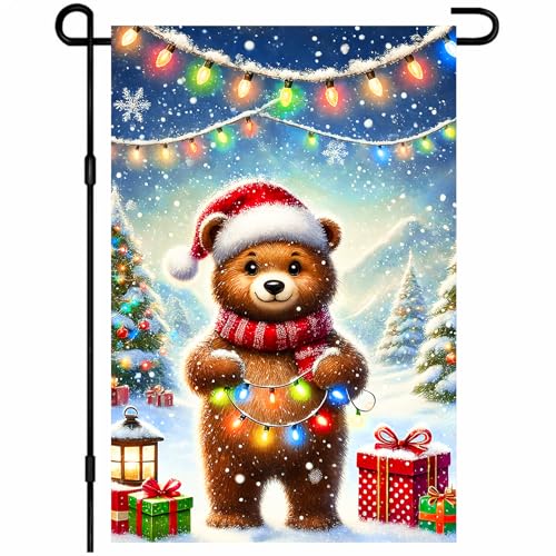 BlissYard Weihnachts-Gartenflagge, Weihnachtsmannmütze, Bär mit Lichterkette, Schneemann, Geschenk, Laterne, 30,5 x 45,7 cm, doppelseitig, festlich, für drinnen und draußen, zum Aufhängen BlissYard Weihnachts-Gartenflagge, Weihnachtsmannmütze, Bär mit Lichterkette, Schneemann, Geschenk, Laterne, 30,5 x 45,7 cm, doppelseitig, festlich, für drinnen und draußen, zum Aufhängen von BlissYard