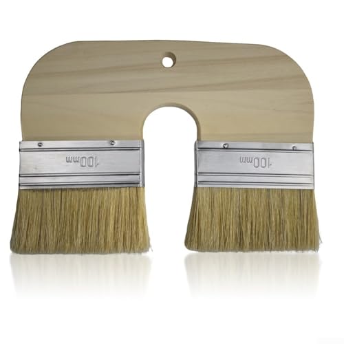 Kalkbürste mit natürlichen Schweineborsten und U-förmigem Griff für bequemen Griff und gleichmäßiges mineralisches Finish auf rauen Oberflächen von BlissfulAbode