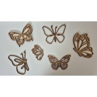 Lasergravierte Holz-Schmetterlinge 6x- Naturdeko Wanddeko - Boho Schmetterling Set Holzdeko Kinderzimmer Handgemachte Wandkunst von BlomelDecor