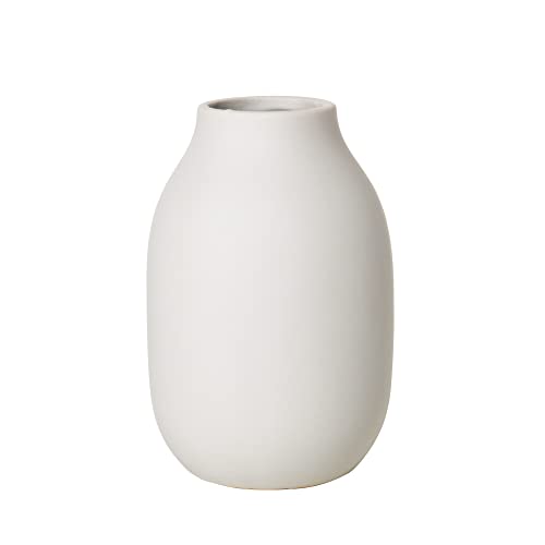 blomus -COLORA- Vase S aus Steingut, Moonbeam, hergestellt in hochwertiger Handarbeit, elegante und dekorative Tischvase, flächenschonende Unterseite (H / B / T: 15 x 10,5 x 10,5 cm, Moonbeam, 65906) von Blomus