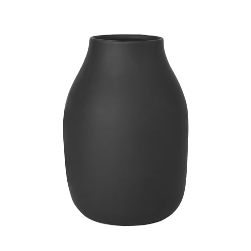 blomus -COLORA- Vase L aus Steingut, Peat, hergestellt in hochwertiger Handarbeit, elegante und dekorative Tischvase, flächenschonendes Wohnaccessoire (H / B / T: 20 x 14 x 14 cm, Peat, 65701) von Blomus