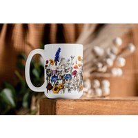 Kaffeetasse Mit Gepresster Blume, Teetasse Blumenwiese, Gartengeschenk von BloomBarkArtistry