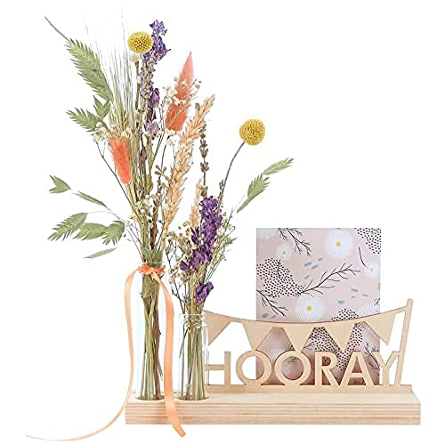 BloomPost Hooray - Trockenblumen - Inklusive 2 Vasen + Holzständer mit 'Hurra' und Girlande - Länge Trockenblumen +/- 30 cm - Mit Styling-Tipps von BloomPost
