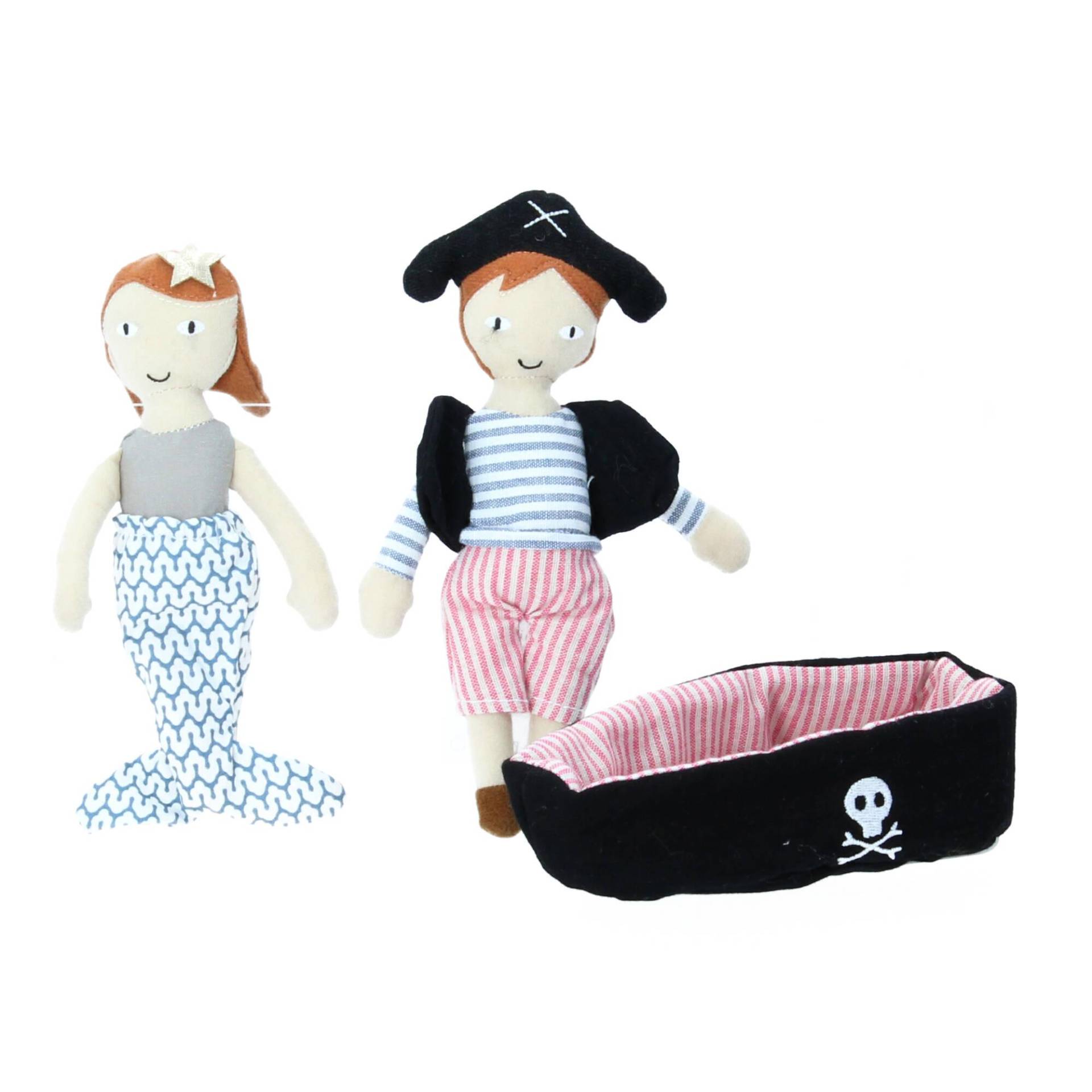 Bloomingville Puppen Kate & Jonah Spielset 3 tlg. Meerjungfrau Pirat Boot Bloomingville Puppen Kate & Jonah Spielset 3 tlg. Meerjungfrau Pirat Boot von Bloomingville A/S