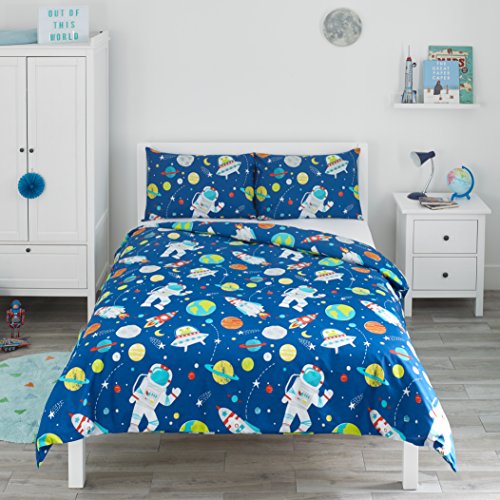 Bloomsbury Mill - Bettwäsche 200 x 200 cm Weltraum, Astronaut & Raketen für Kinder – Doppelbett Bettwäscheset für Jungen und Mädchen – Blau Wendebettwäsche und 2 Kissenbezug Set von Bloomsbury Mill