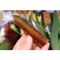 Gelber Fluorit Punkt, The Understanding Crystal Yellow Tower Altar Healing Wand Multipurpose Point von BlowingOnDandelion