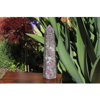 The Love & Devotion Crystal Pink Granat in Matrix Polierter Punkt Astrophyllit Rose Stone Point Tower Generator The Love & Devotion Crystal Pink Granat in Matrix Polierter Punkt Astrophyllit Rose Stone Point Tower Generator von BlowingOnDandelion