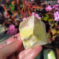 Yellow Jade The Purity & Calmness Crystal Point Poliert Top von BlowingOnDandelion