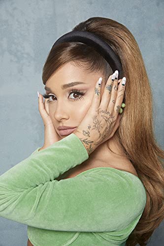 Blue Throat Trident Collection Ariana Grande Sweetener Breathing Poster, 30,5 x 45,7 cm von Blue Throat