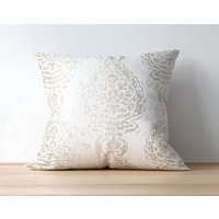 Ecru Kissenbezug Für Wohnzimmer Sofa, Beige Dekokissen Bett, Boho Housewarming Geschenk Neues Zuhause, Hochzeitsgeschenk Paar von BlueHavenDecor