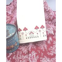 Küchentuch Rote Tulpe Und Rose von BlueIceTextiles