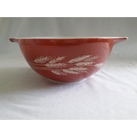 Vintage Gebrannt Orange Herbst Ernte Weizen Pyrex #442 Aschenputtel 9" Mischschüssel Sammlergeschirr 1, 5L von BlueJayStar