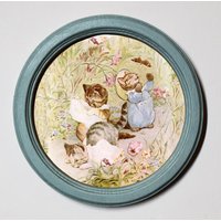 Entenei Rund Holzgerahmt Beatrix Potter Kunstdruck, Kinderzimmer Bild, Wandbehang Plakette, Tom, Handschuhe Und Moppet Spielen von BluebellArtandWood