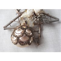 Christbaumkugel Ornament, Handbemalte Weihnachtskugeln, Handarbeit von BluebirdbyRobin