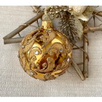 Gold Weihnachtskugel Ornament, Handbemalte Weihnachts Glas Dekoration, Traditionelle Handarbeit Weihnachten Handgefertigt von BluebirdbyRobin