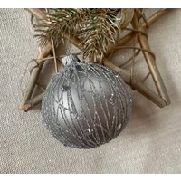 Graue Weihnachtskugel, Handbemalte Weihnachtskugeln, Weihnachtskugelschmuck, Weihnachtsschmuck, Handgefertigt von BluebirdbyRobin