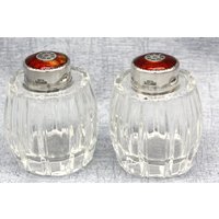Meka Sterling Silber Salz & Pfefferstreuer von BluefishDesignStudio