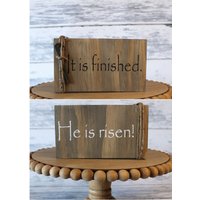 Er Ist Auferstanden/Es Fertig 2-Seitiges Osterzeichen Tiered Tray Decor Bauernhaus Glaube Christian Religiöses Zeichen Kaffeetisch Bar von BluestemMarket