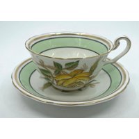 Victoria Mint Grün Und Gelbe Rose Teetasse Untertasse von Bluewillowteashop