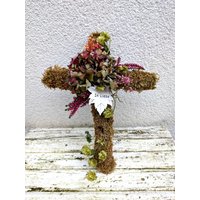 Allerheiligen Gesteck Dekoriertes Kreuz von BlumenatelierShop