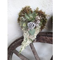 Allerheiligen Herz Aus Weißer Calluna - Liebevolle Handarbeit Weiß Allerheiligen Herz Aus Weißer Calluna - Liebevolle Handarbeit Weiß von BlumenatelierShop