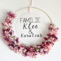 Trockenblumenkranz Mit Personalisierter Acrylglasscheibe I Türkranz | Einzugsgeschenk |Hochzeitsgeschenk Geschenkidee-Blumenkranz.liebe Trockenblumenkranz Mit Personalisierter Acrylglasscheibe I Türkranz | Einzugsgeschenk |Hochzeitsgeschenk Geschenkidee-Blumenkranz.liebe von BlumenkranzLiebe