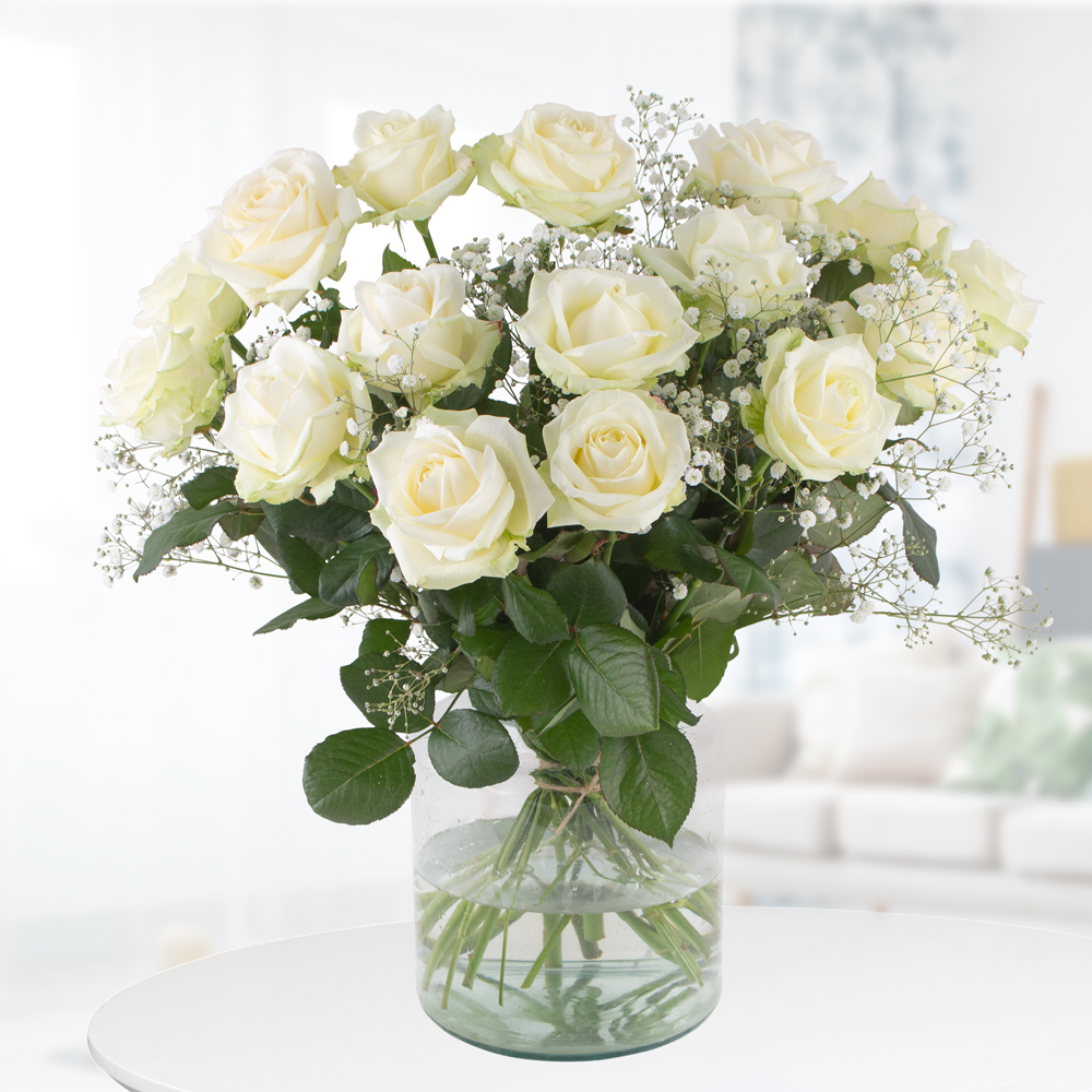 Weiße Rosen mit Schleierkraut - Premium-Rosen (60cm) von Blumenshop.de