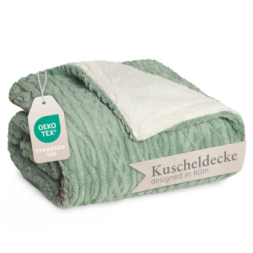 Blumtal Kuscheldecke 130x150 cm mit Zopfstrick-Optik - OEKO-TEX zertifizierte Mikrofaser Fleecedecke mit weicher Sherpa-Innenseite - Sherpa-Decke flauschig - Kuscheldecke dick 130x150 cm Grün und Weiß von Blumtal