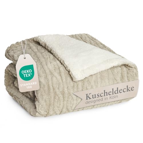 Blumtal Kuscheldecke 230x270 cm mit Zopfstrick-Optik - Oeko-TEX zertifizierte Mikrofaser Fleecedecke mit weicher Sherpa-Innenseit/Kuscheldecke flauschig 230x270 - Wohnzimmer Decke in Beige und Weiß von Blumtal