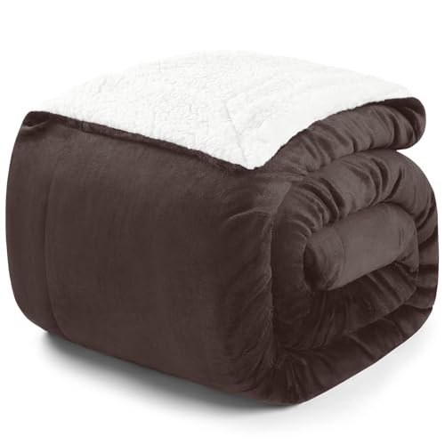 Blumtal Premium Sherpa Kuscheldecke flauschig - Wohndecke Kuscheldecke 230x270 cm - OEKO-TEX zertifizierte Fleecedecke 230x270 cm - Wohn- & Kuscheldecke - Wolldecke 230x270 - Plüschdecke - Dunkelbraun von Blumtal