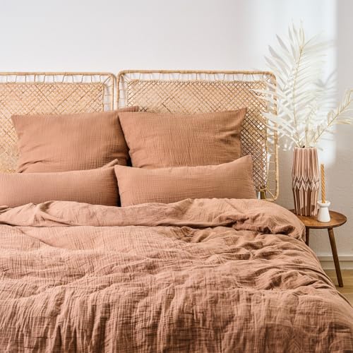 Blumtal Musselin Bettwäsche 200x220 cm + 2X 80x80 cm - Oeko-TEX zert. Bettwäsche Musselin aus 100% Baumwolle - extra weiches Bettwäsche-Set waschbar bei 40 °C - Sommerbettwäsche Kupfer Blumtal Musselin Bettwäsche 200x220 cm + 2X 80x80 cm - Oeko-TEX zert. Bettwäsche Musselin aus 100% Baumwolle - extra weiches Bettwäsche-Set waschbar bei 40 °C - Sommerbettwäsche Kupfer von Blumtal