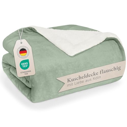 Blumtal Premium Sherpa Kuscheldecke flauschig - Wohndecke Kuscheldecke 150x200 cm - Oeko-TEX zertifizierte Fleecedecke 150x200 cm - Wohn- & Kuscheldecke - Wohndecke 150x200 - Plüschdecke - Sommergrün von Blumtal