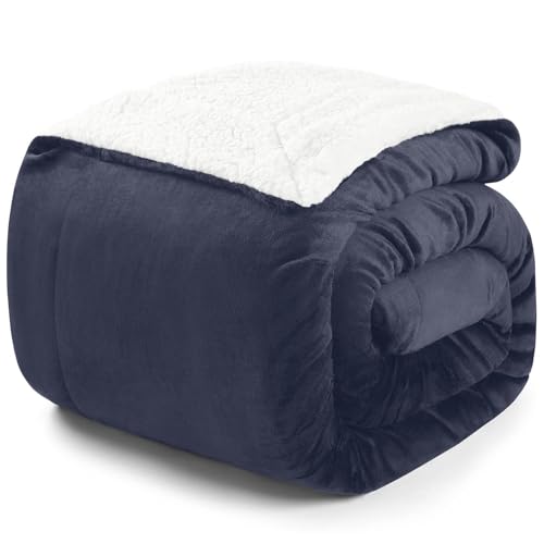 Blumtal Premium Sherpa Kuscheldecke flauschig - Wohndecke Kuscheldecke 230x270 cm - Oeko-TEX zertifizierte Fleecedecke 230x270 cm - Wohn- & Kuscheldecke - Decke flauschig 230x270 - Dark Ocean - Blau von Blumtal