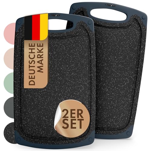 Blumtal Schneidebrett Kunststoff groß 40x24,5 cm 2er Set - Schneidebretter + Saftrillen & Griff - Cutting Board - Schneidbrett BPA frei - Brettchen Spülmaschinenfest - Schneidebrett in Schwarz Blumtal Schneidebrett Kunststoff groß 40x24,5 cm 2er Set - Schneidebretter + Saftrillen & Griff - Cutting Board - Schneidbrett BPA frei - Brettchen Spülmaschinenfest - Schneidebrett in Schwarz von Blumtal