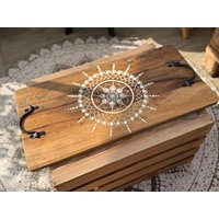 Rustikales Serviertablett Mit Weißem Mandala - Handbemalt Im Dot-Painting-stil | Boho Tablett Aus Holz Deko & Geschenkidee Rustikales Serviertablett Mit Weißem Mandala - Handbemalt Im Dot-Painting-stil | Boho Tablett Aus Holz Deko & Geschenkidee von BoJaLiStore