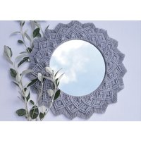Großer Makramee-Spiegel Boho Mandala Wandbehang Großer Makramee-Spiegel Boho Mandala Wandbehang von MacraPearl
