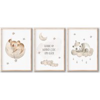 Kinderzimmer Poster 3Er Set Koala Panda Schlafen Sterne Mond Wolken Pastel Beige, Wandbilder Baby Kunstdruck Nursery Art Kinder A4, A3 Kinderzimmer Poster 3Er Set Koala Panda Schlafen Sterne Mond Wolken Pastel Beige, Wandbilder Baby Kunstdruck Nursery Art Kinder A4, A3 von BoNuDesign